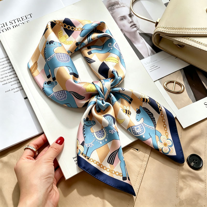 Luxury Skincare Headband - レディースハンカチヘアシルクスカーフ70 * 70cmプリントサテン正方形シルクスカーフショール女性高級ブランドデザイナーヒジャブヘッドバンド
